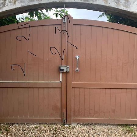 Maison Marylene Possibilite De Louer 2 Chambres Et Un Lit 1Place Supplementaire Ici C'Est Calme Et Simple Entretien Et Petit Dejeuner A Regler Sur Place Vous Gagnez 16 Pour-Cent Givry  Екстериор снимка