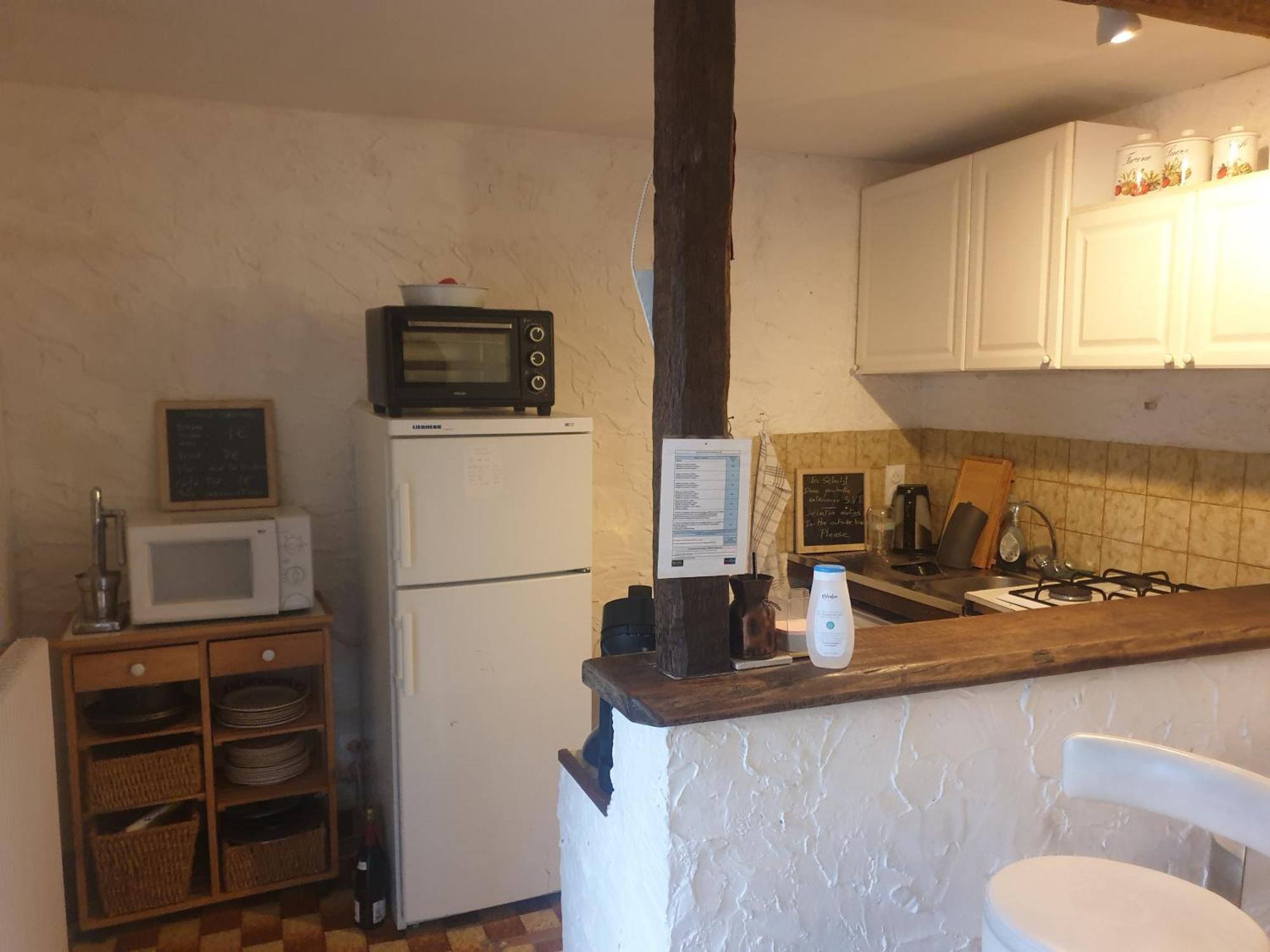 Maison Marylene Possibilite De Louer 2 Chambres Et Un Lit 1Place Supplementaire Ici C'Est Calme Et Simple Entretien Et Petit Dejeuner A Regler Sur Place Vous Gagnez 16 Pour-Cent Givry  Стая снимка